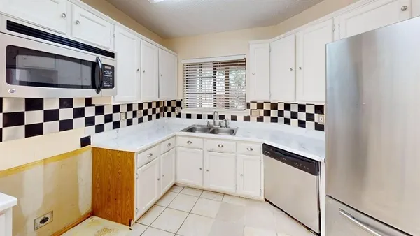 $2,450 | 6812 Bolivar Court, Plano, TX 75023