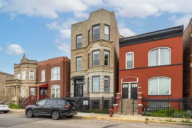 a car parked in front of a building