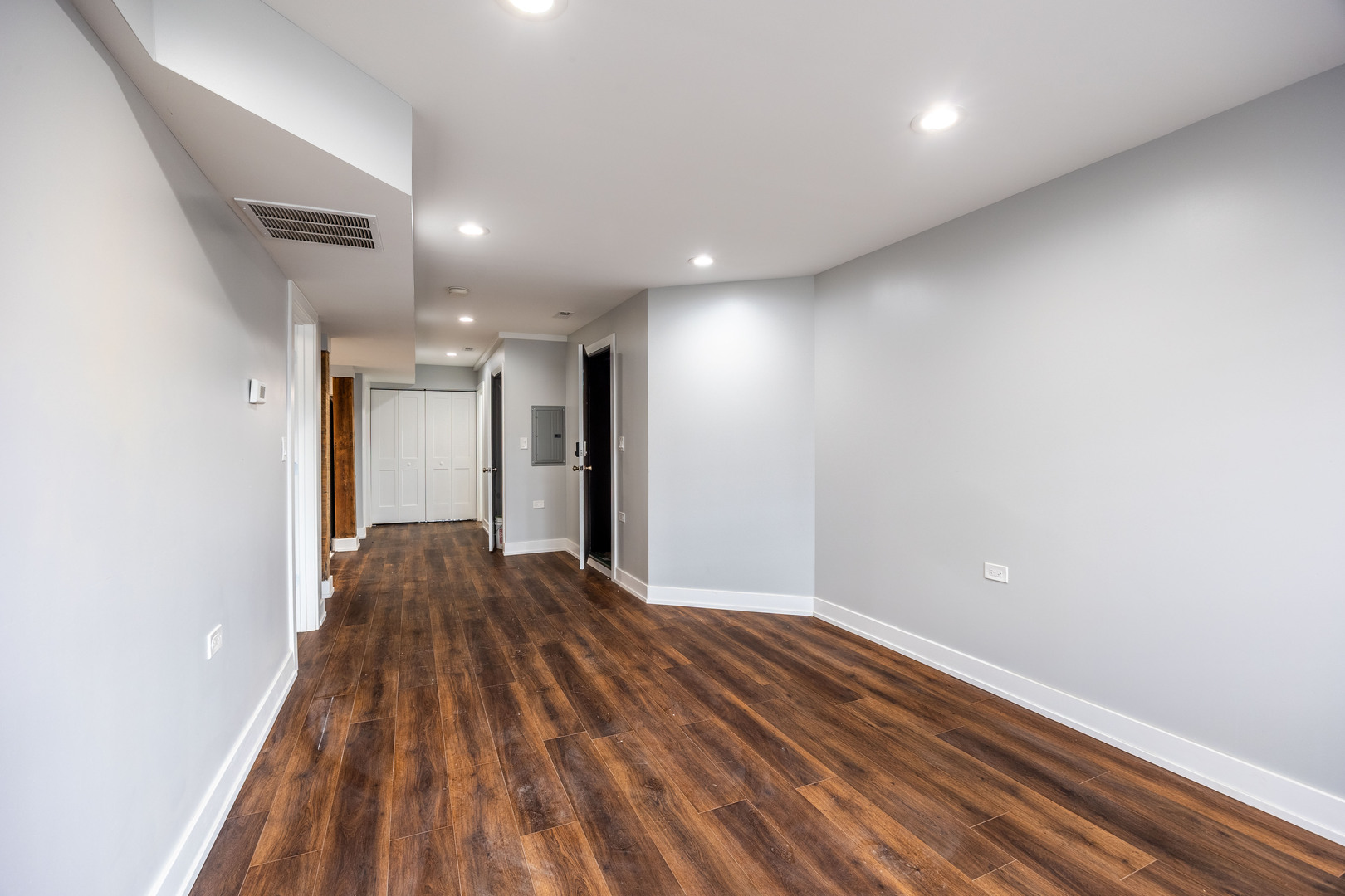 3328 West Congress Parkway, Unit G Chicago, IL 60624 - Photo 6 of 12 a view of hallway with a large window