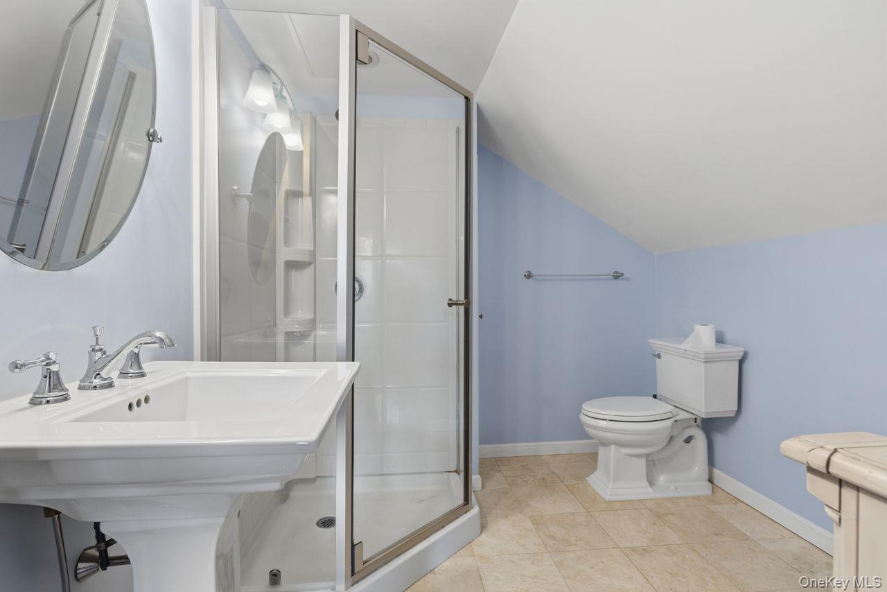 5 Adair Road Cortlandt Manor, NY 10567 - Photo 23 of 36 Second floor bathroom