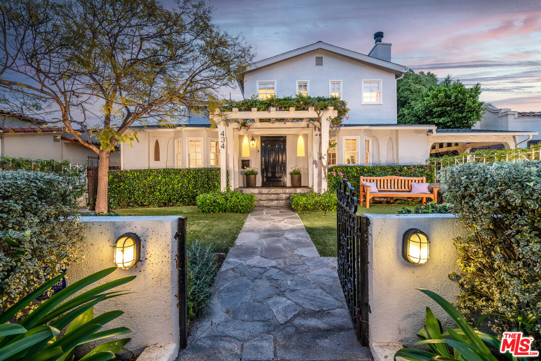 434 North Beachwood Dr  