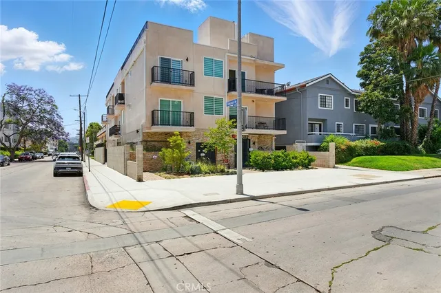 $3,200 | 11302 Morrison Street, Unit 302, North Hollywood, CA 91601