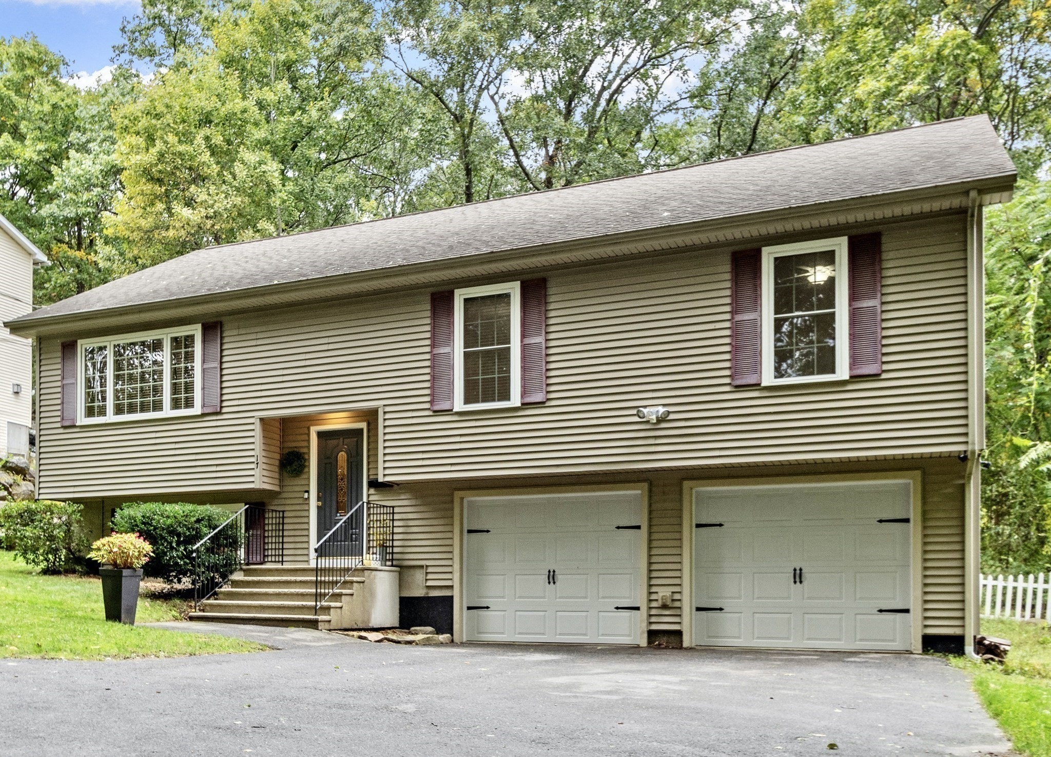 17 Teddy Road Worcester, MA 01603 - Photo 39 of 39 Gallery Image 39