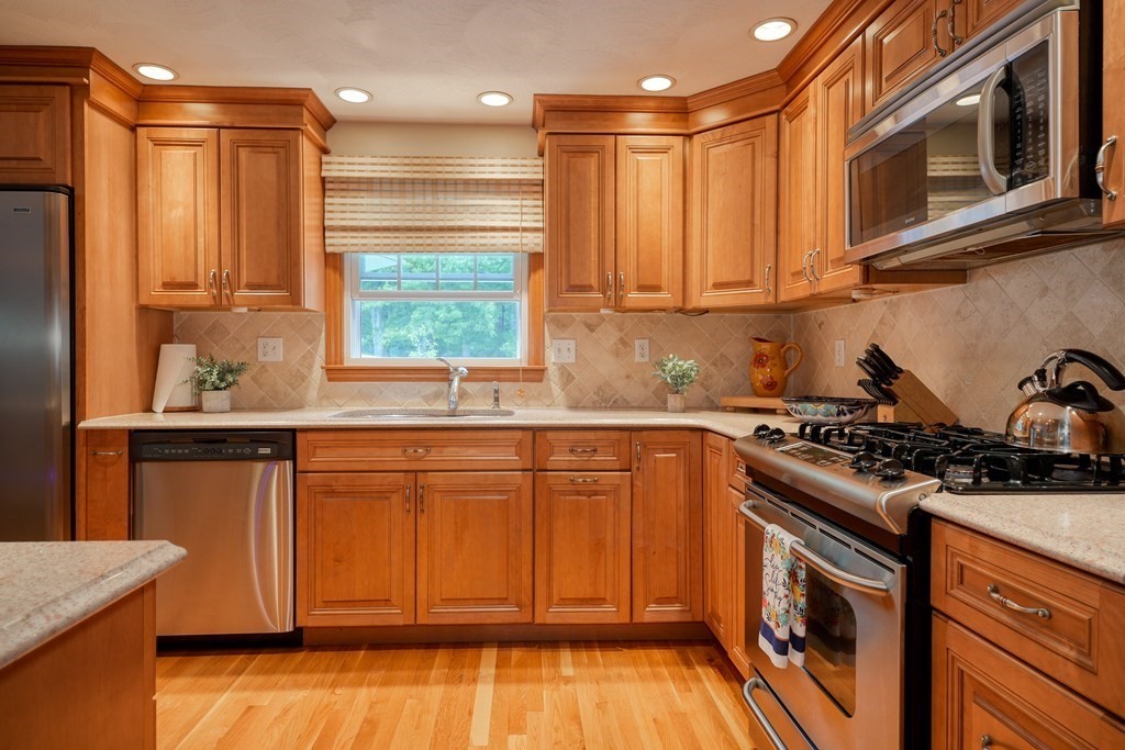 2 Town Line Road Burlington, MA 01803 - Photo 16 of 39