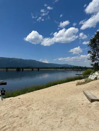 $1,750,000 | 18 Gold Fork Road, Donnelly, ID 83615