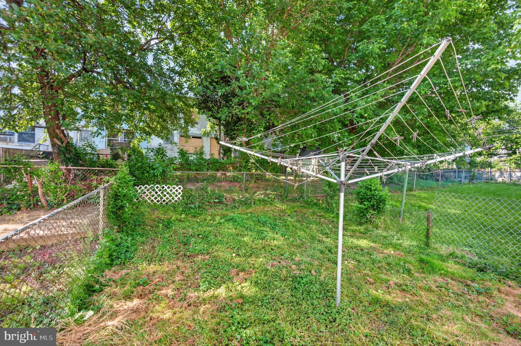 952 Armistead Way Baltimore, MD 21205 - Photo 13 of 13 a view of a backyard