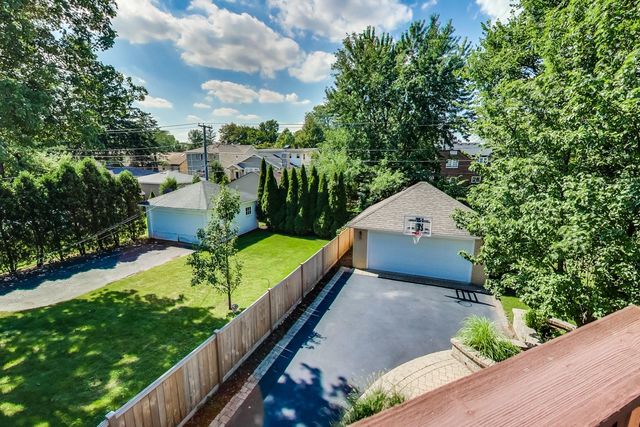 416 Wisner Street Park Ridge, IL 60068 - Photo 31 of 49 a view of a garden from a balcony