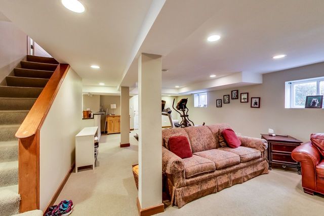 416 Wisner Street Park Ridge, IL 60068 - Photo 42 of 49 a living room with furniture and kitchen view