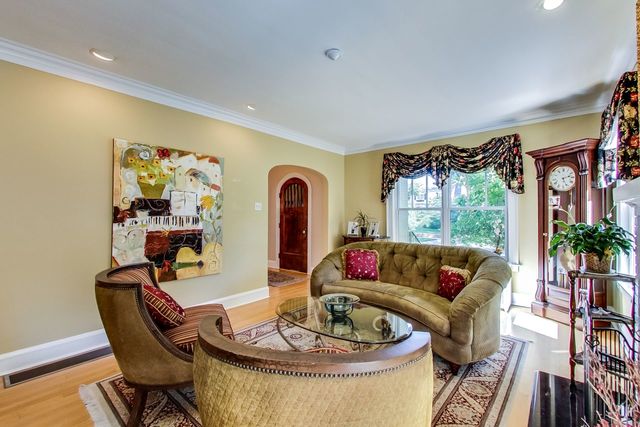 416 Wisner Street Park Ridge, IL 60068 - Photo 9 of 49 a living room with furniture and a large window