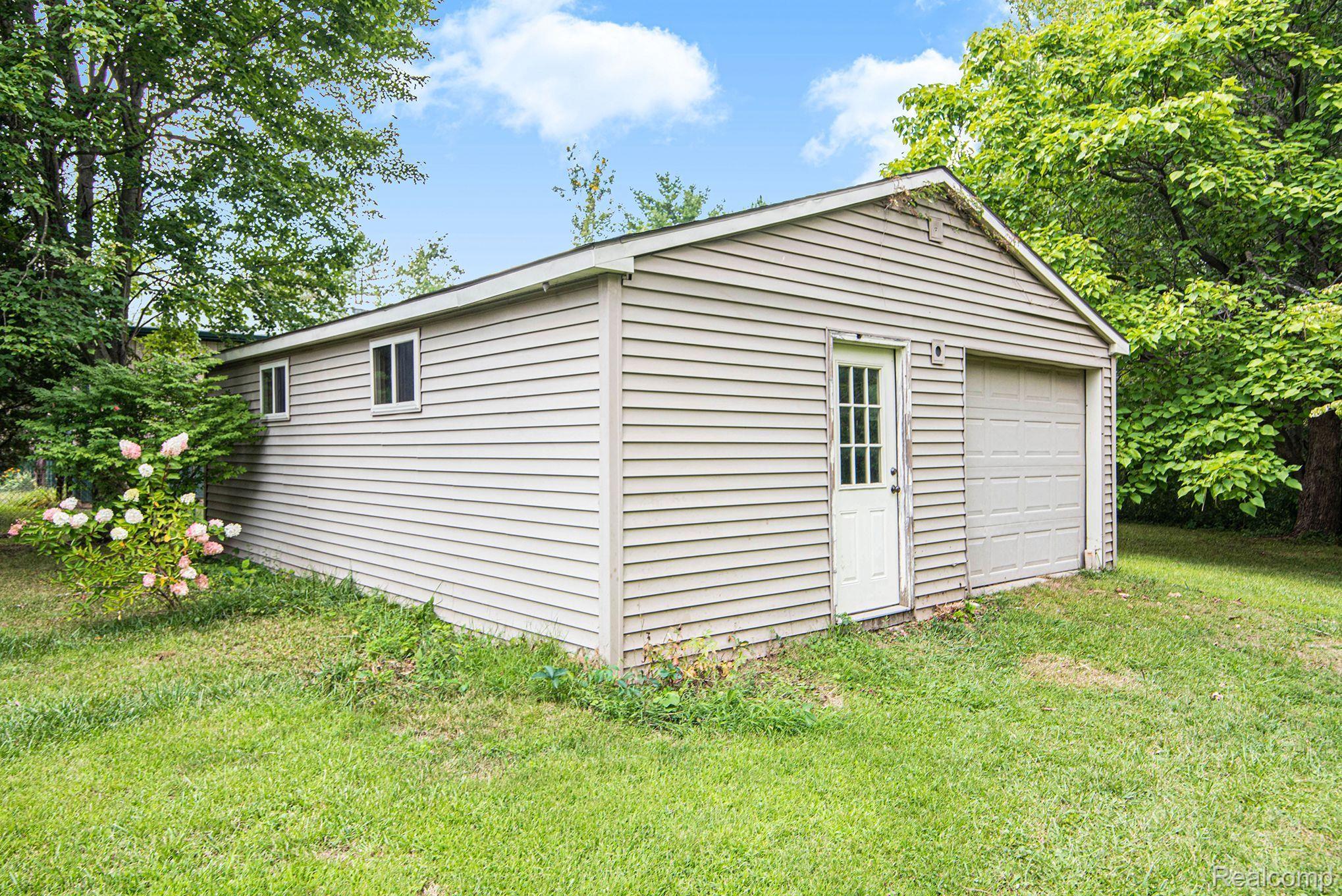 10436 Halsey Road Grand Blanc, MI 48439 - Photo 23 of 37 Pole Barn