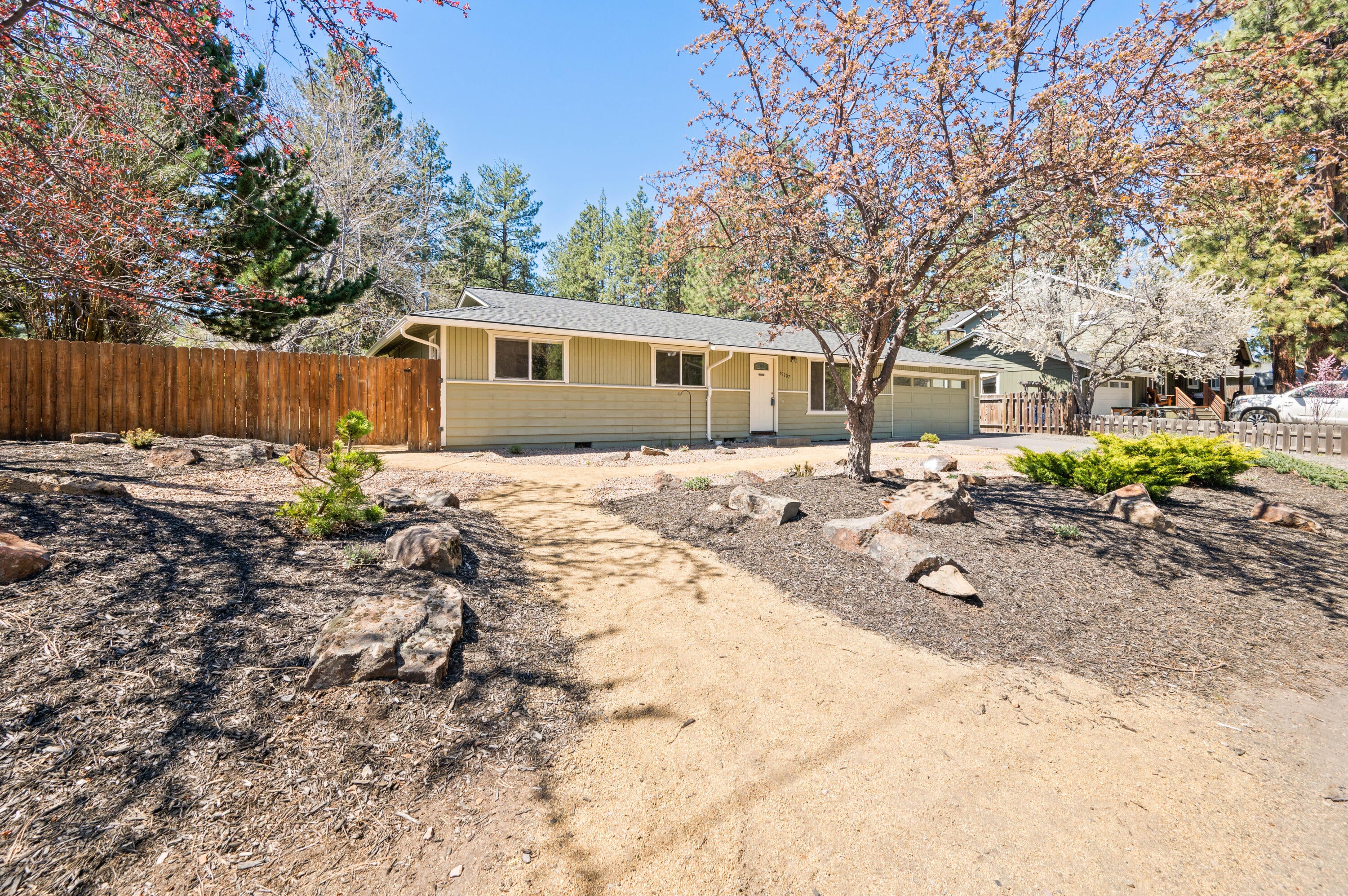 61207 Travis Road Bend, OR 97702 - Photo 7 of 48 61207TravisRd-6