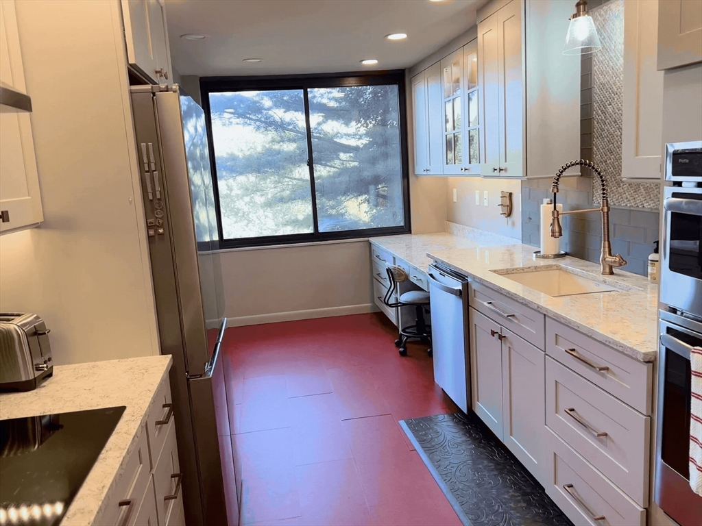 40 Village Road, Unit 308B Middleton, MA 01949 - Photo 10 of 42 Gallery Image 10