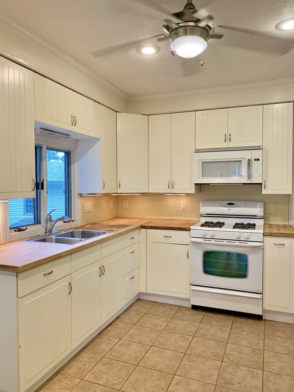 788 State Road Westport, MA 02790 - Photo 7 of 13 Gallery Image 7