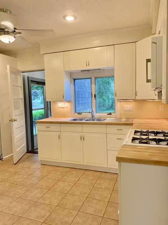 788 State Road Westport, MA 02790 - Photo 8 of 13 Gallery Image 8