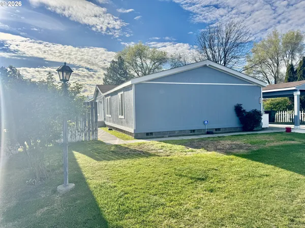 $299,950 | 1735 Northeast 3rd Place, Hermiston, OR 97838