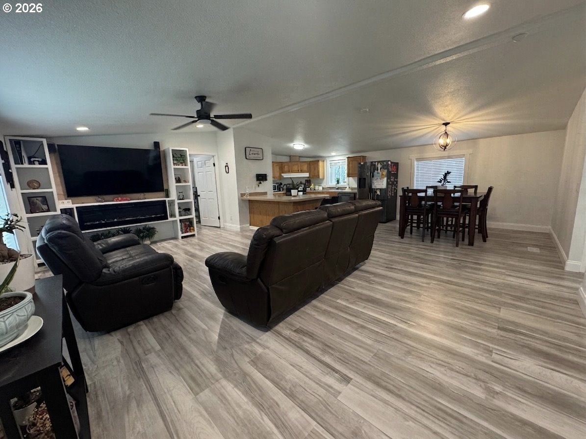 1735 Northeast 3rd Place Hermiston, OR 97838 - Photo 9 of 37