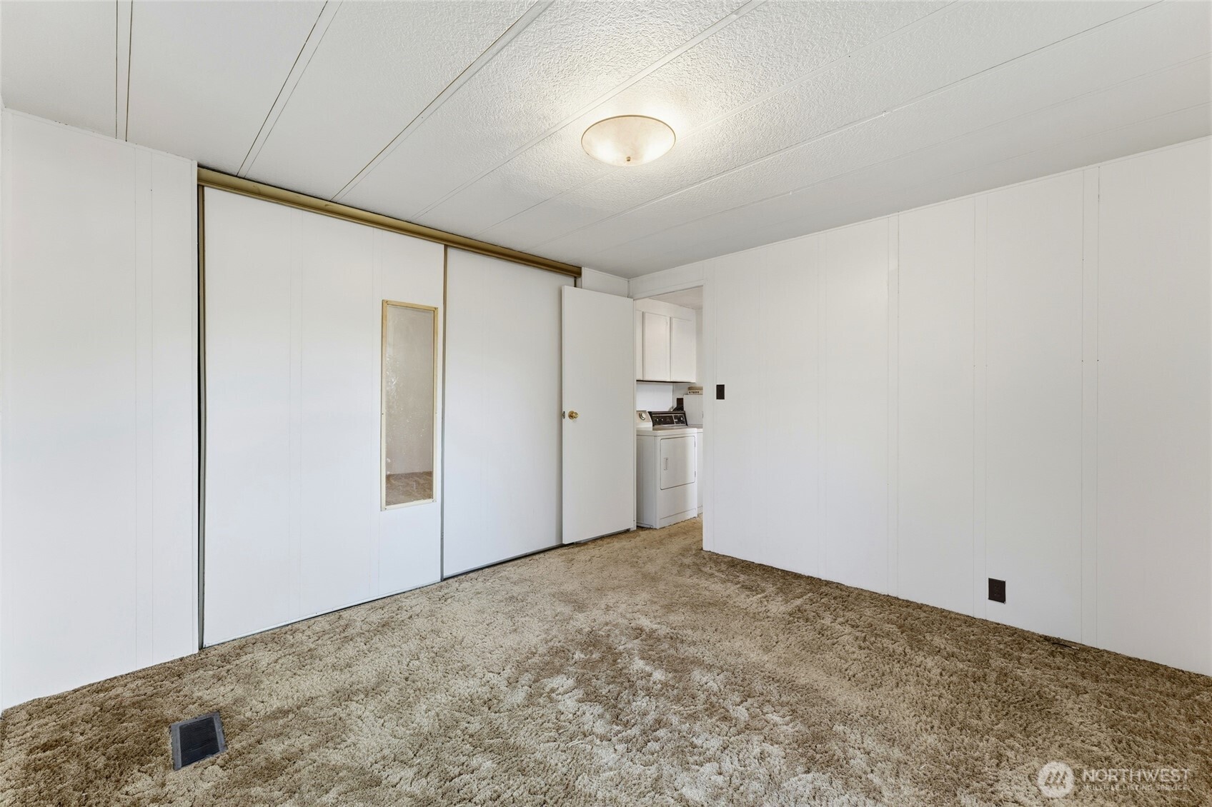 269 7 Mile Road Walla Walla, WA 99362 - Photo 21 of 40 a view of an empty room