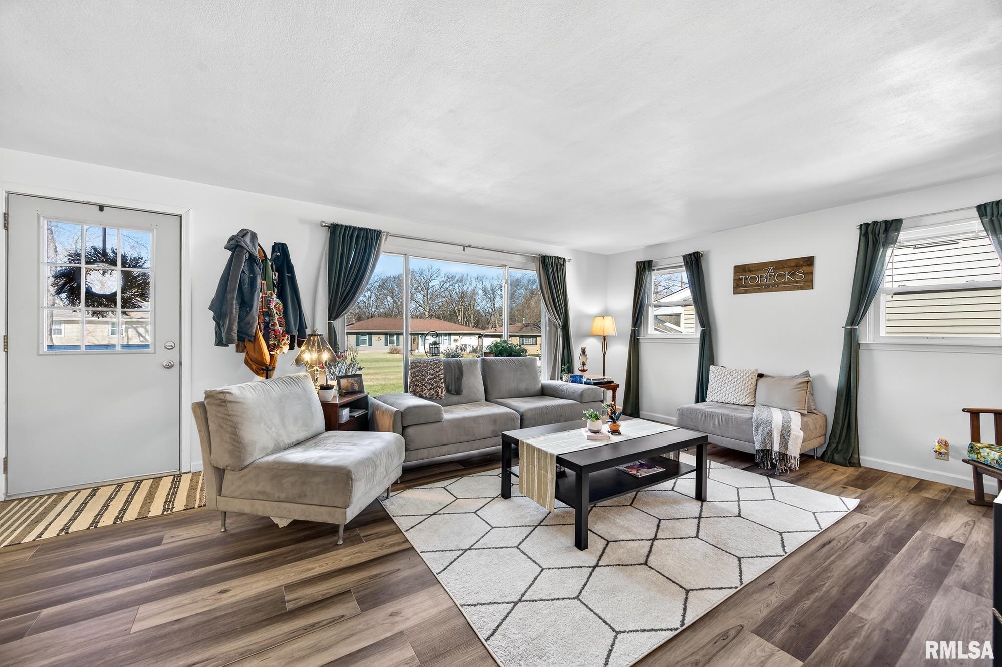 310 Sherwood Park Road Washington, IL 61571 - Photo 3 of 41