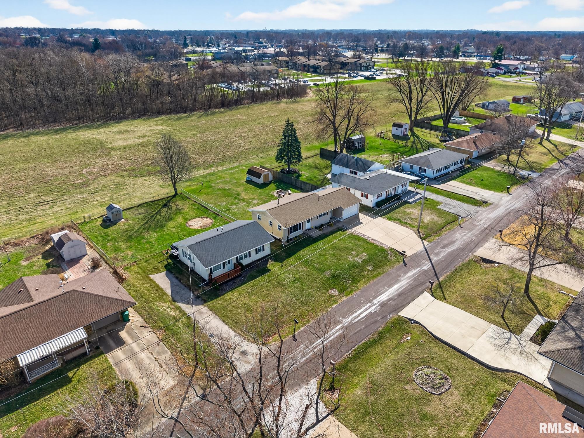 310 Sherwood Park Road Washington, IL 61571 - Photo 36 of 41