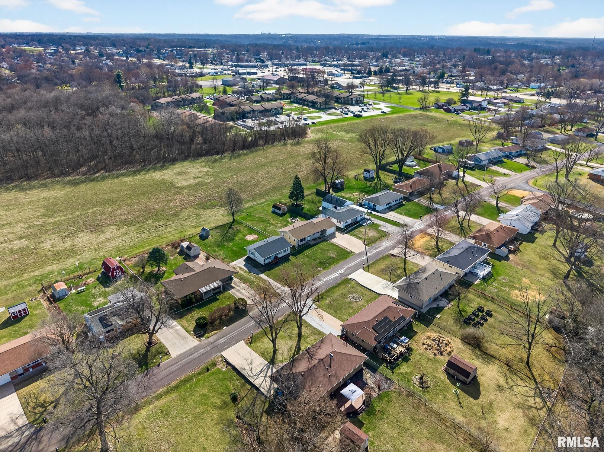 310 Sherwood Park Road Washington, IL 61571 - Photo 37 of 41
