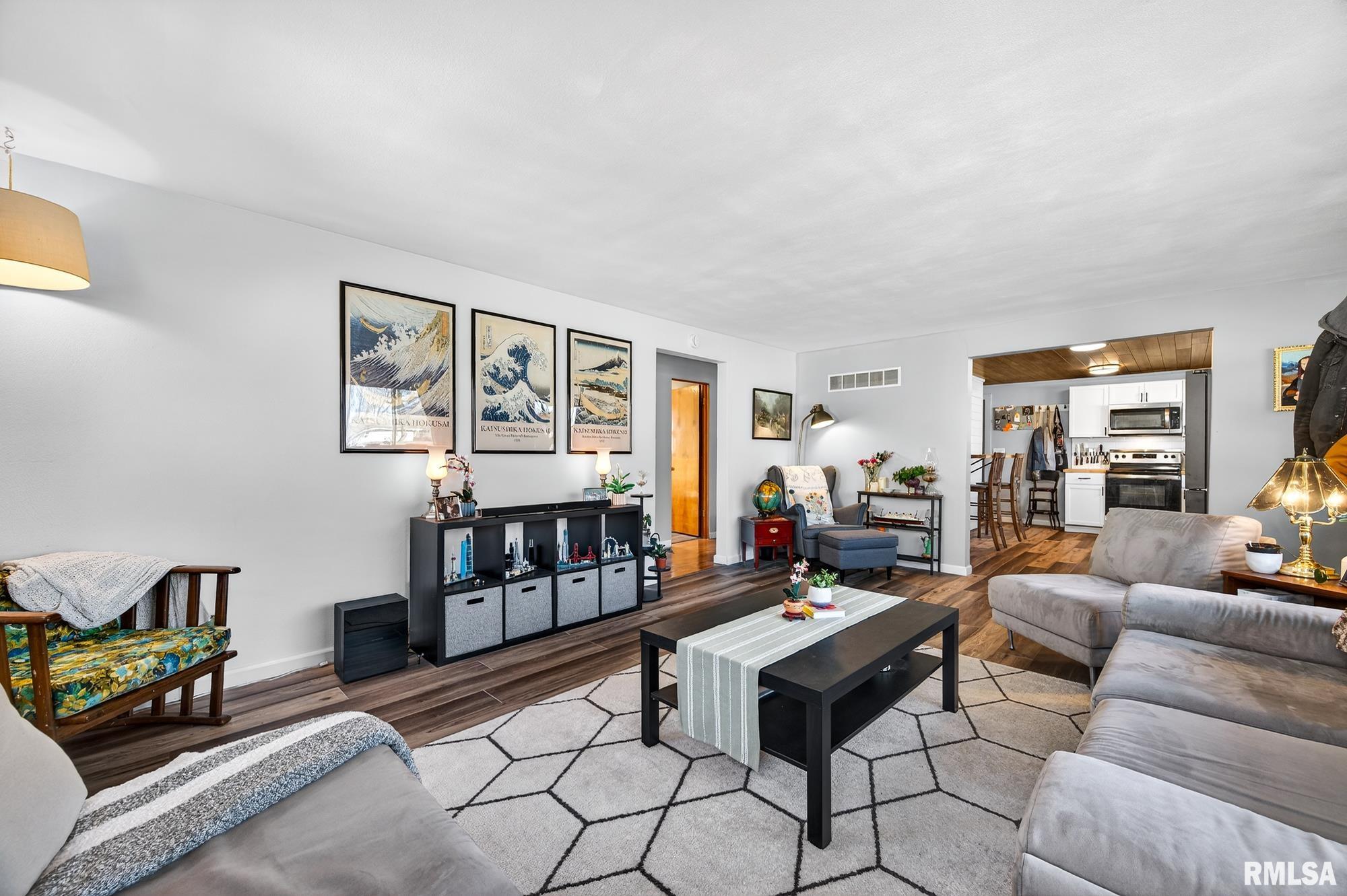 310 Sherwood Park Road Washington, IL 61571 - Photo 5 of 41