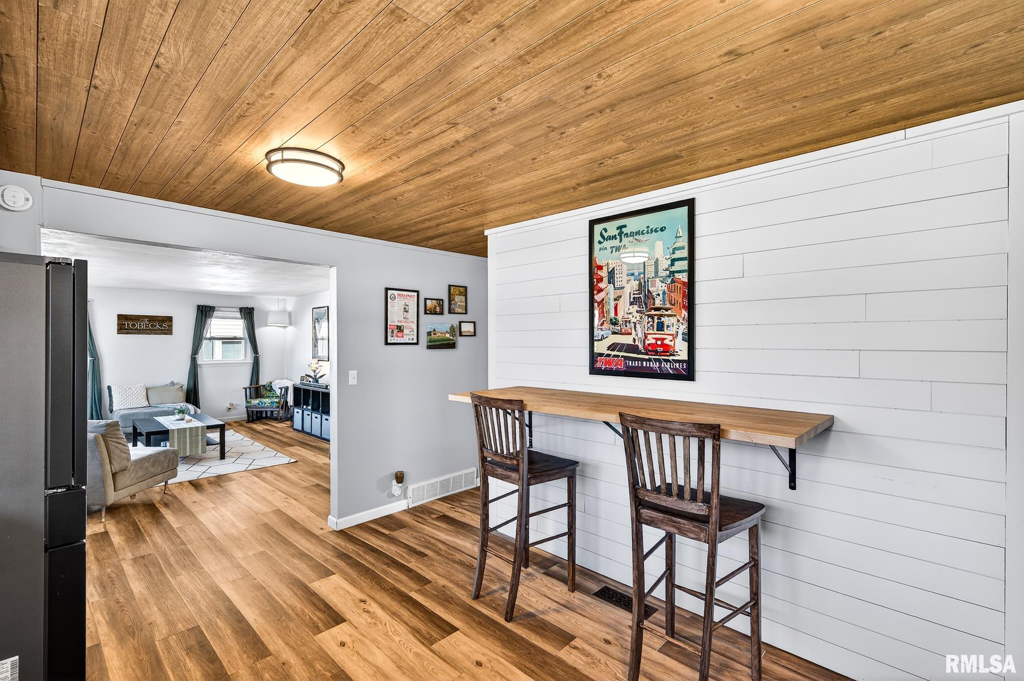 310 Sherwood Park Road Washington, IL 61571 - Photo 9 of 41