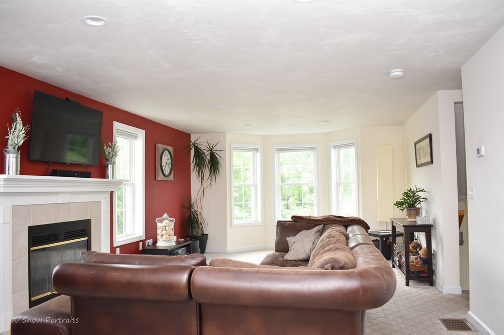 6 Honeysuckle Road Worcester, MA 01607 - Photo 2 of 26