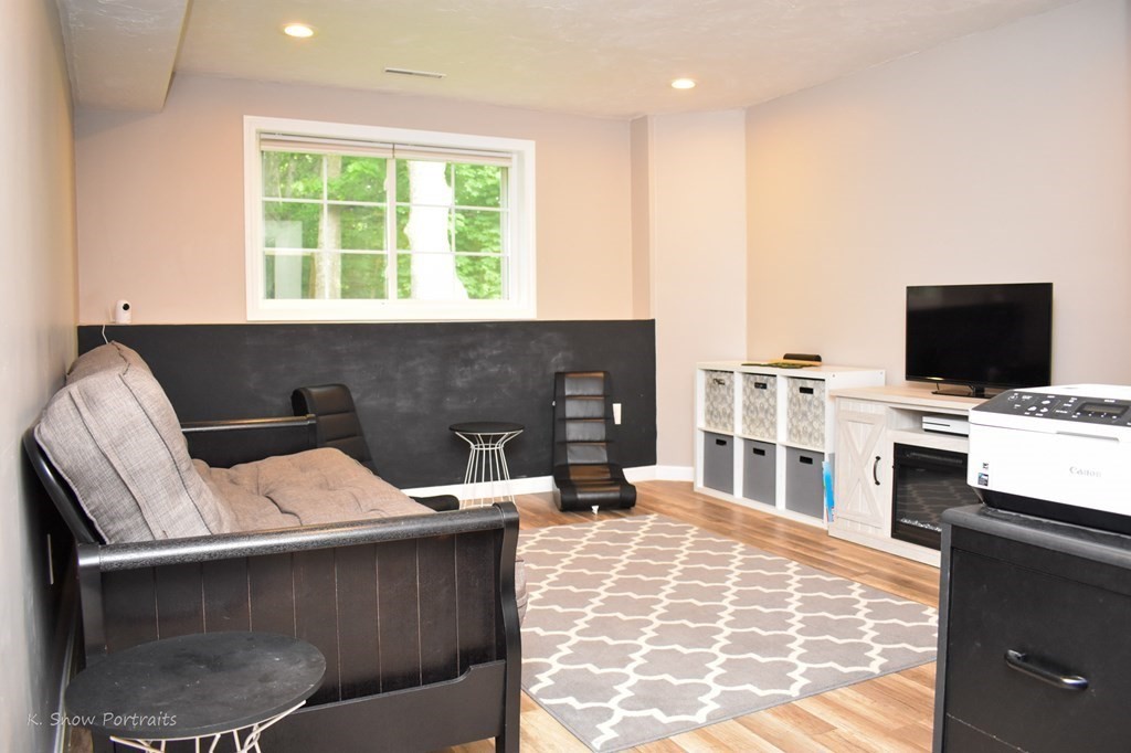 6 Honeysuckle Road Worcester, MA 01607 - Photo 21 of 26