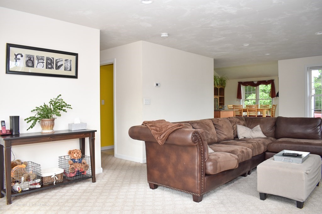6 Honeysuckle Road Worcester, MA 01607 - Photo 5 of 26