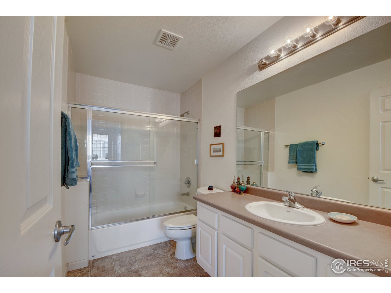 4222 Riley Drive Longmont, CO 80503 - Photo 35 of 40 Second master bathroom.