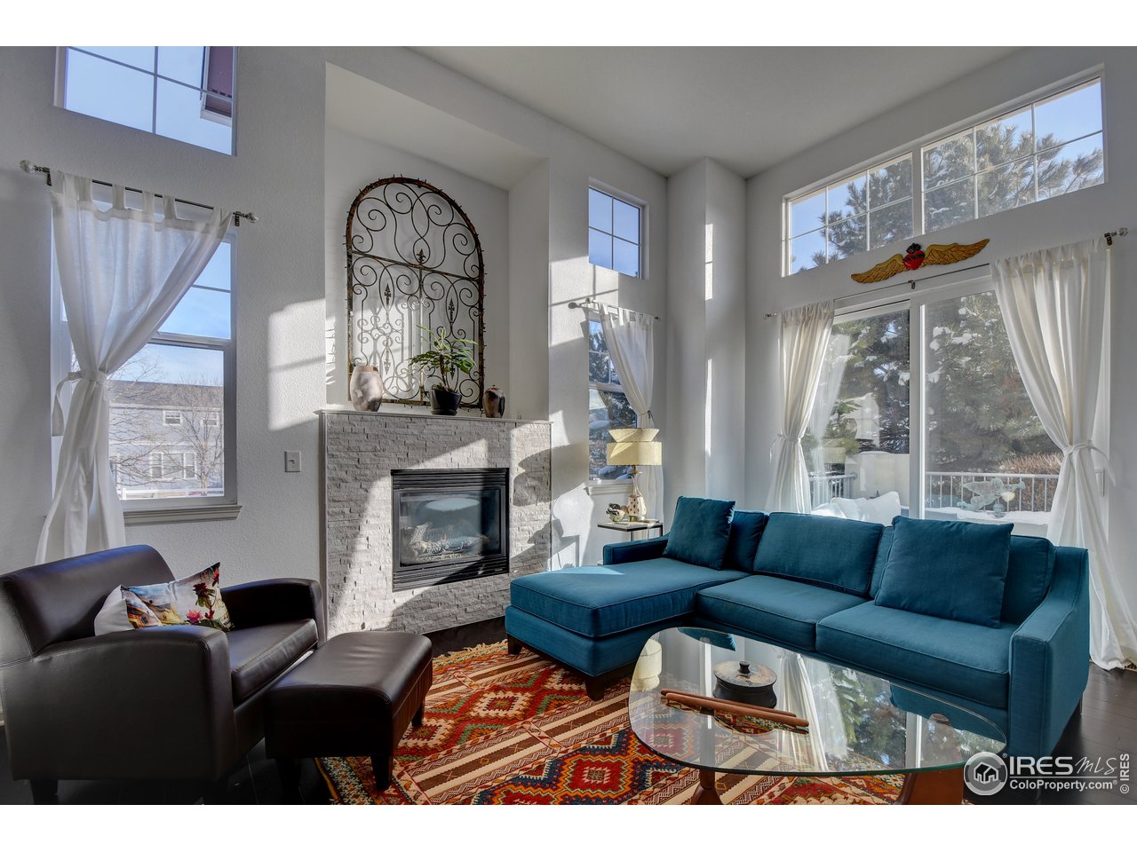 4222 Riley Drive Longmont, CO 80503 - Photo 4 of 40 Gourgeous light & bright living room.
