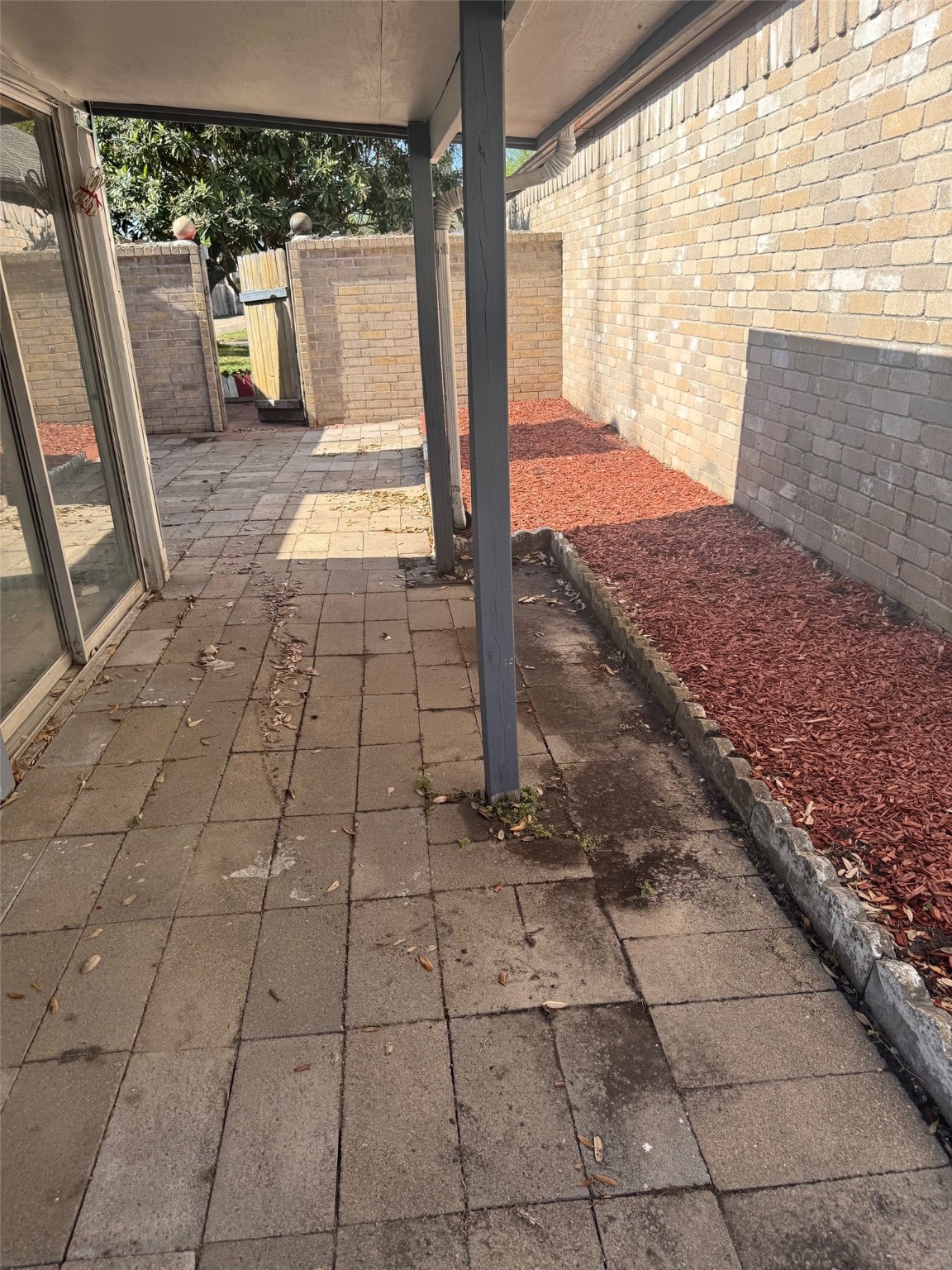 11643 Herald Square Drive Houston, TX 77099 - Photo 16 of 17 Backyard 01