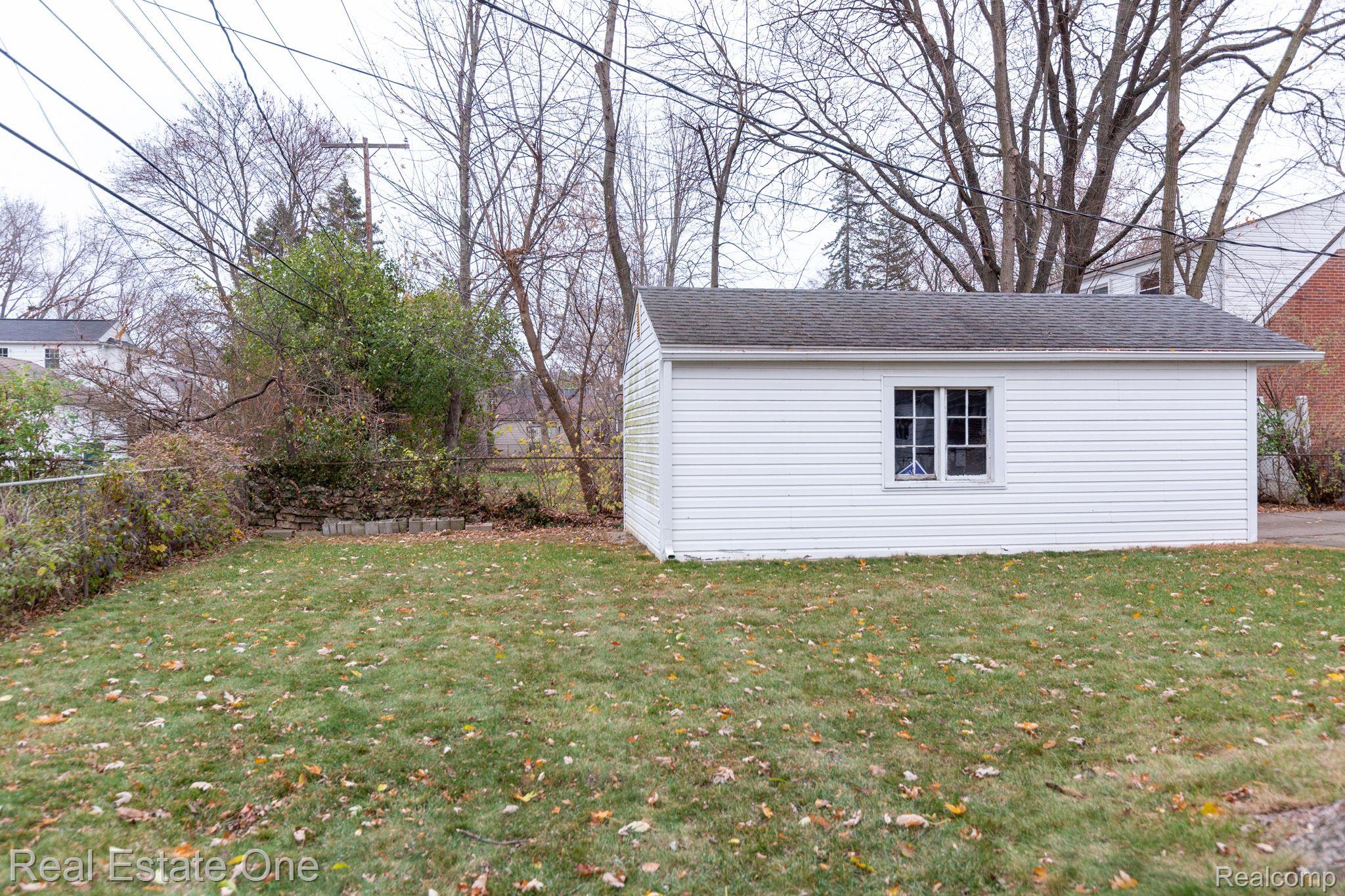 18316 Beverly Road Franklin, MI 48025 - Photo 27 of 31 Gallery Image 27