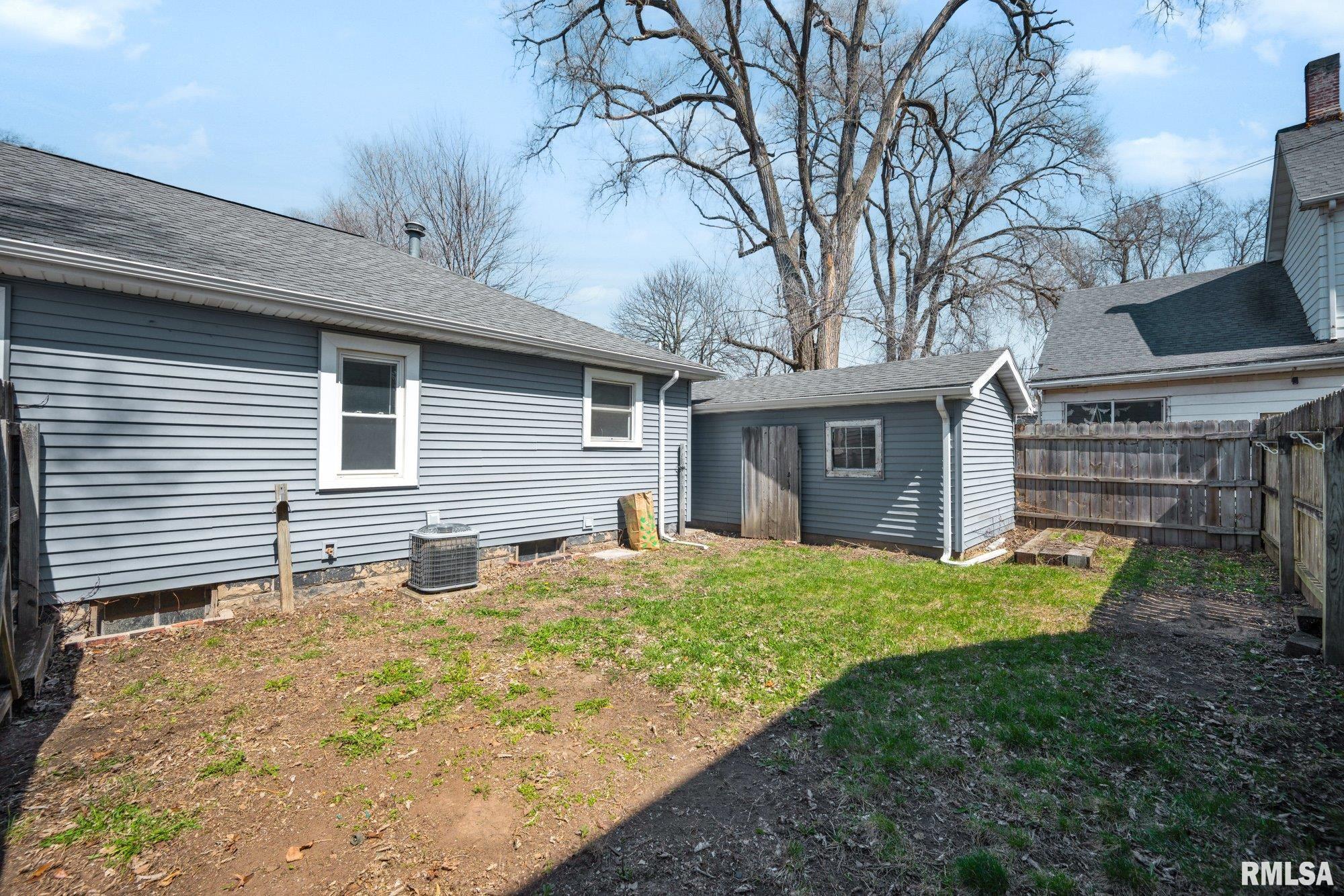 806 South 3rd Street Pekin, IL 61554 - Photo 23 of 27