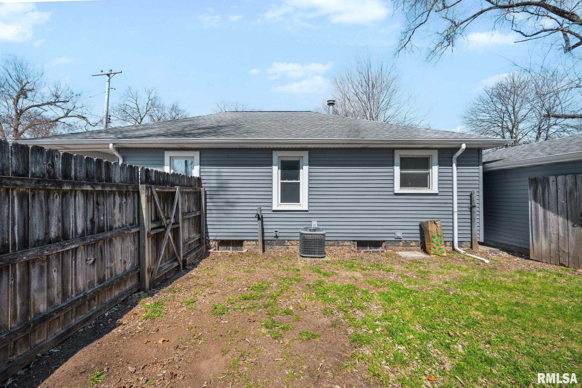 806 South 3rd Street Pekin, IL 61554 - Photo 24 of 27