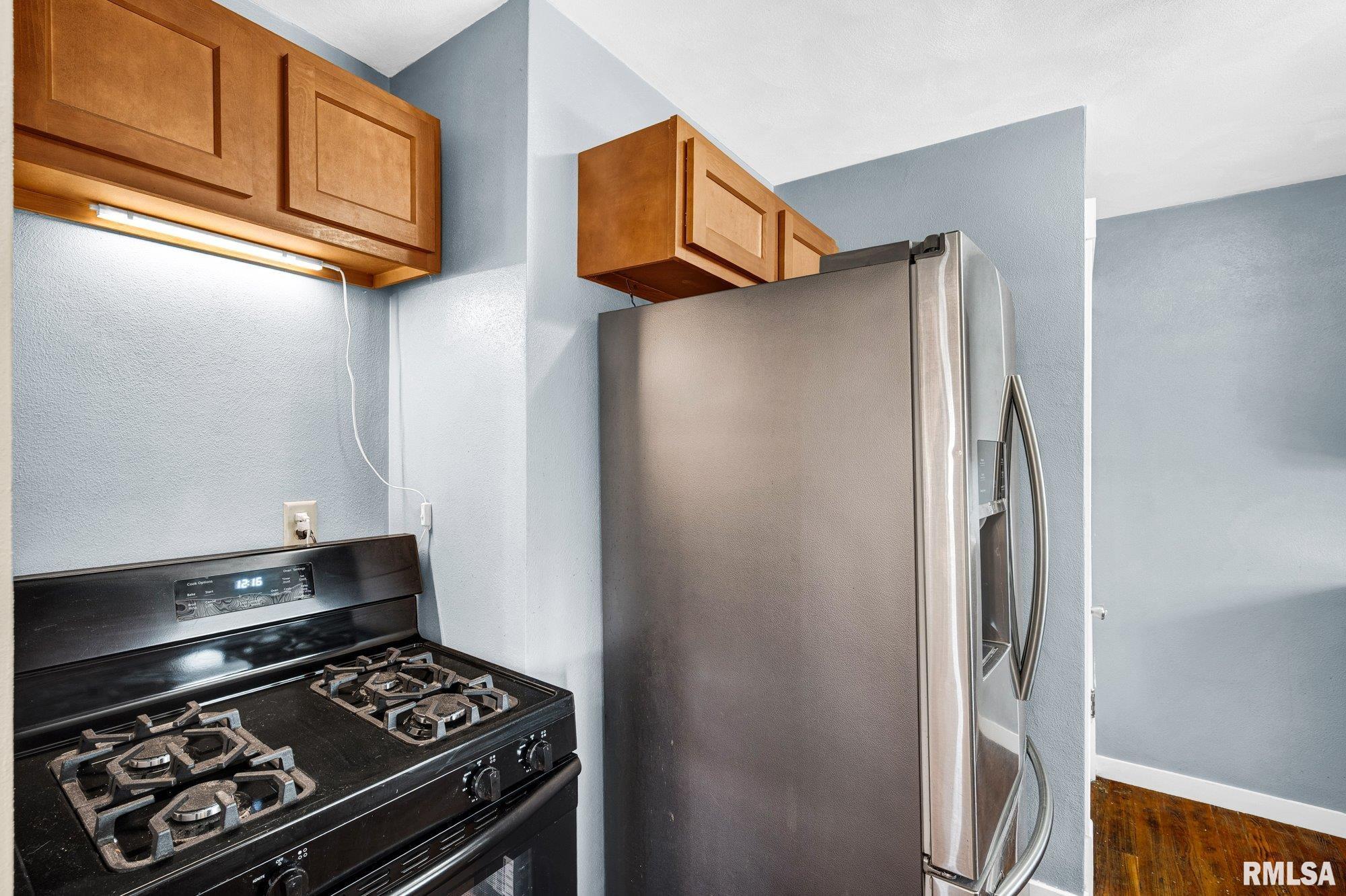 806 South 3rd Street Pekin, IL 61554 - Photo 7 of 27