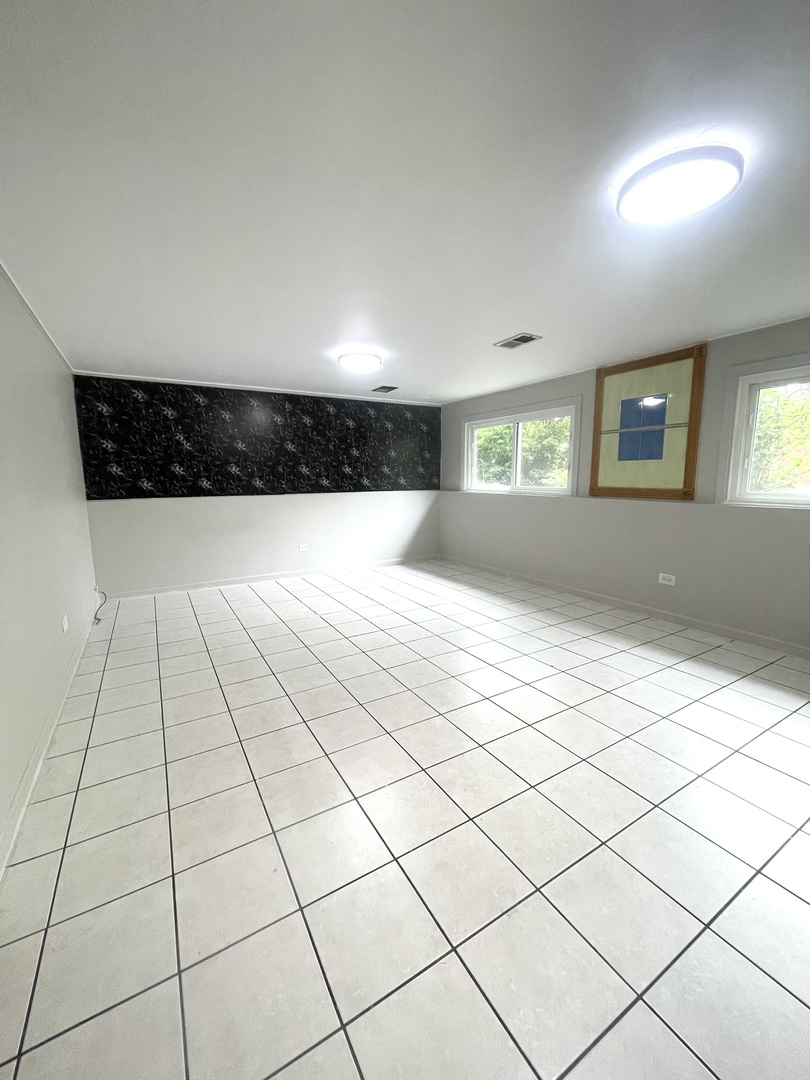 358 Walnut Avenue, Unit A Wheeling, IL 60090 - Photo 3 of 10