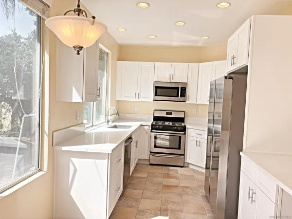 $4,000 | 4065 Ivey Vista Way, Oceanside, CA 92057