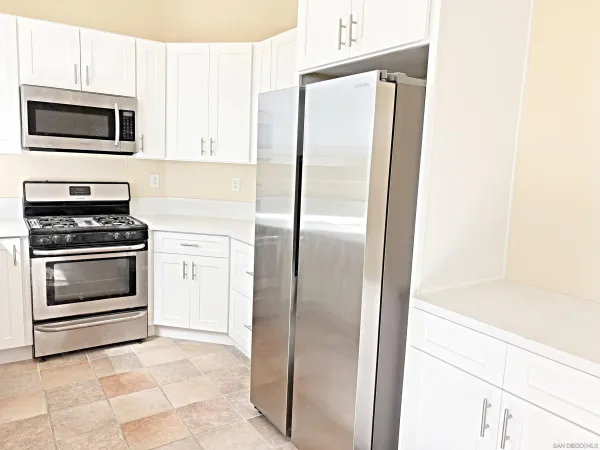 $4,000 | 4065 Ivey Vista Way, Oceanside, CA 92057
