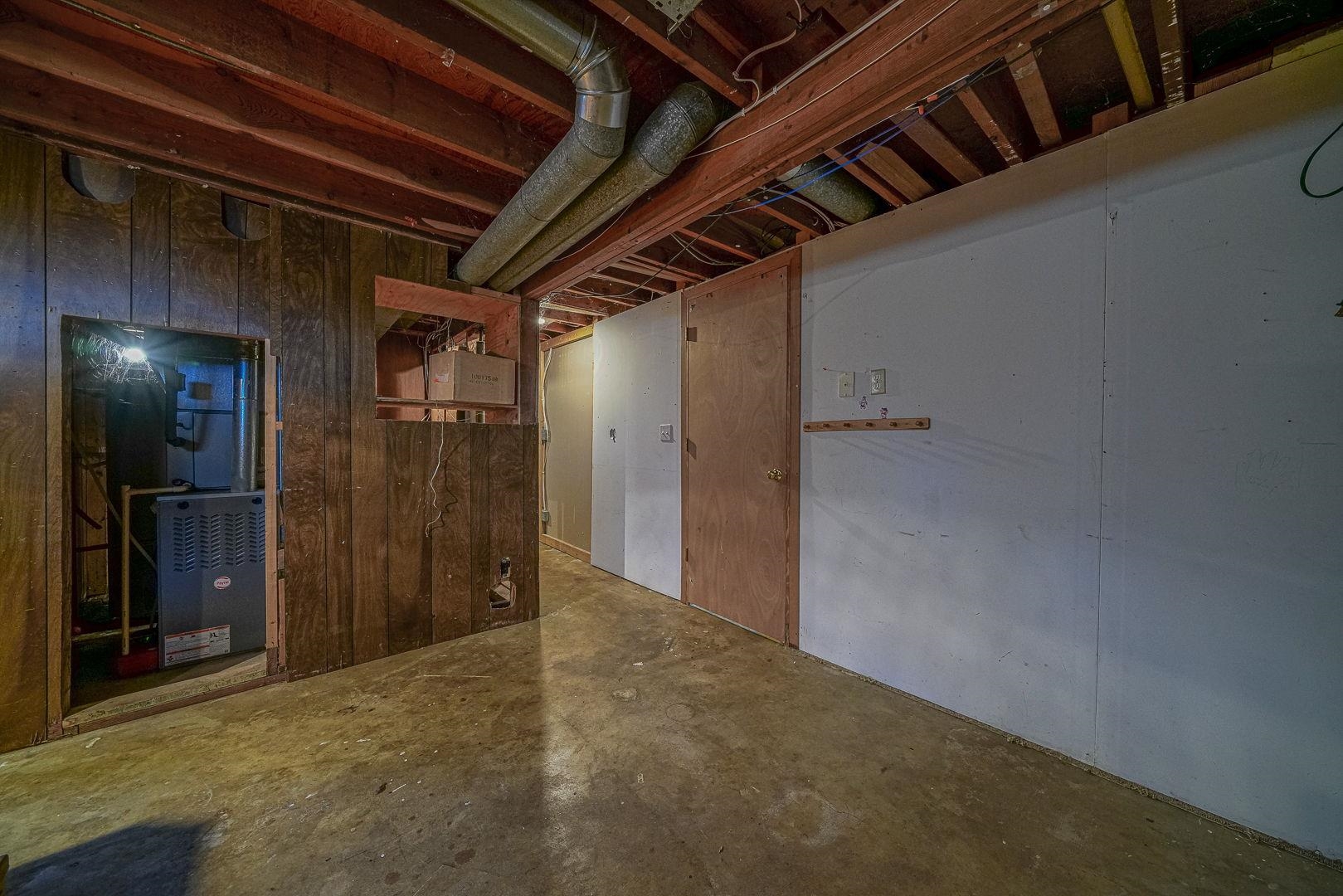 8330 North Kishwaukee Road Stillman Valley, IL 61084 - Photo 21 of 37 a view of hallway