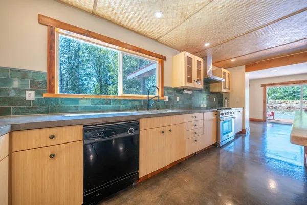 $449,000 | 21855 Graham (elam Ln) Road, Manton, CA 96059