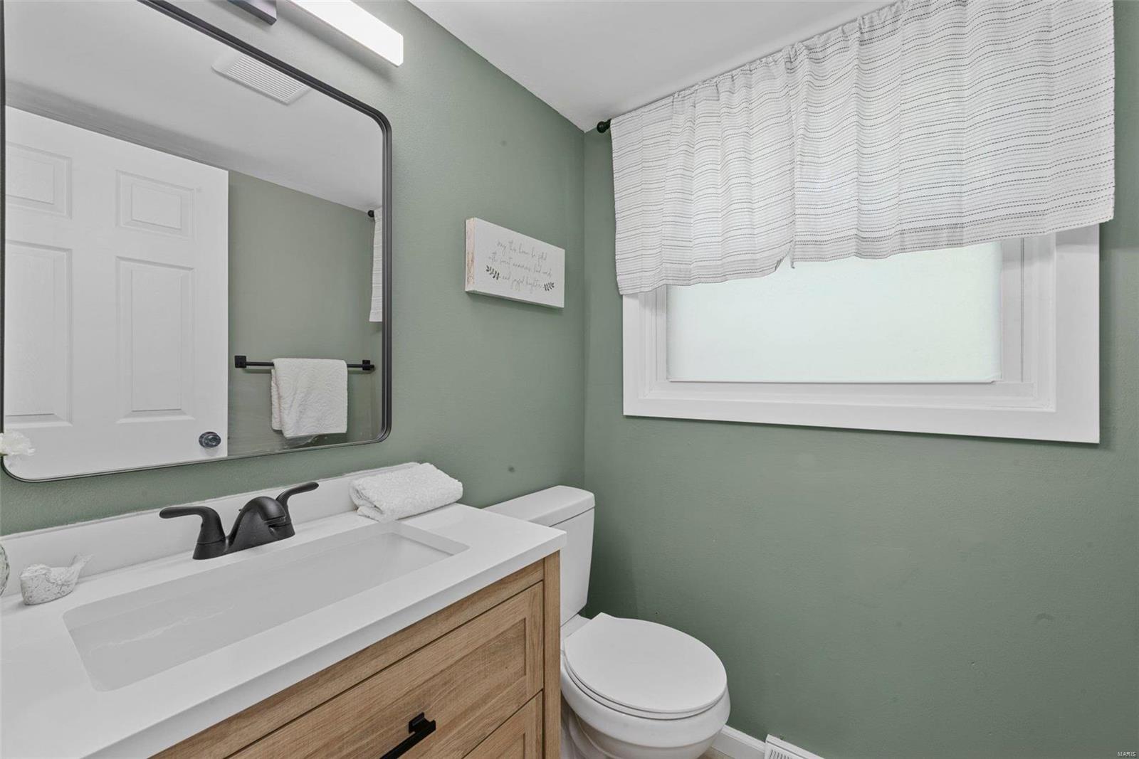 135 Ridgecrest Drive Chesterfield, MO 63017 - Photo 17 of 33 Gallery Image 17