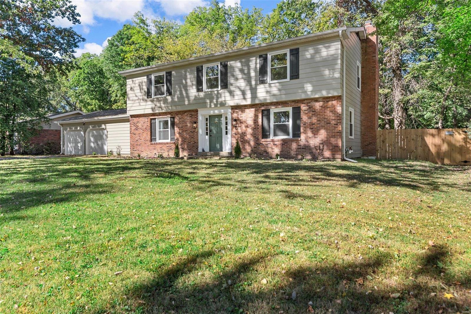 135 Ridgecrest Drive Chesterfield, MO 63017 - Photo 2 of 33 Gallery Image 2