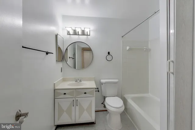 $1,950 | 1639 Carriage House Terrace, Unit J, Silver Spring, MD 20904