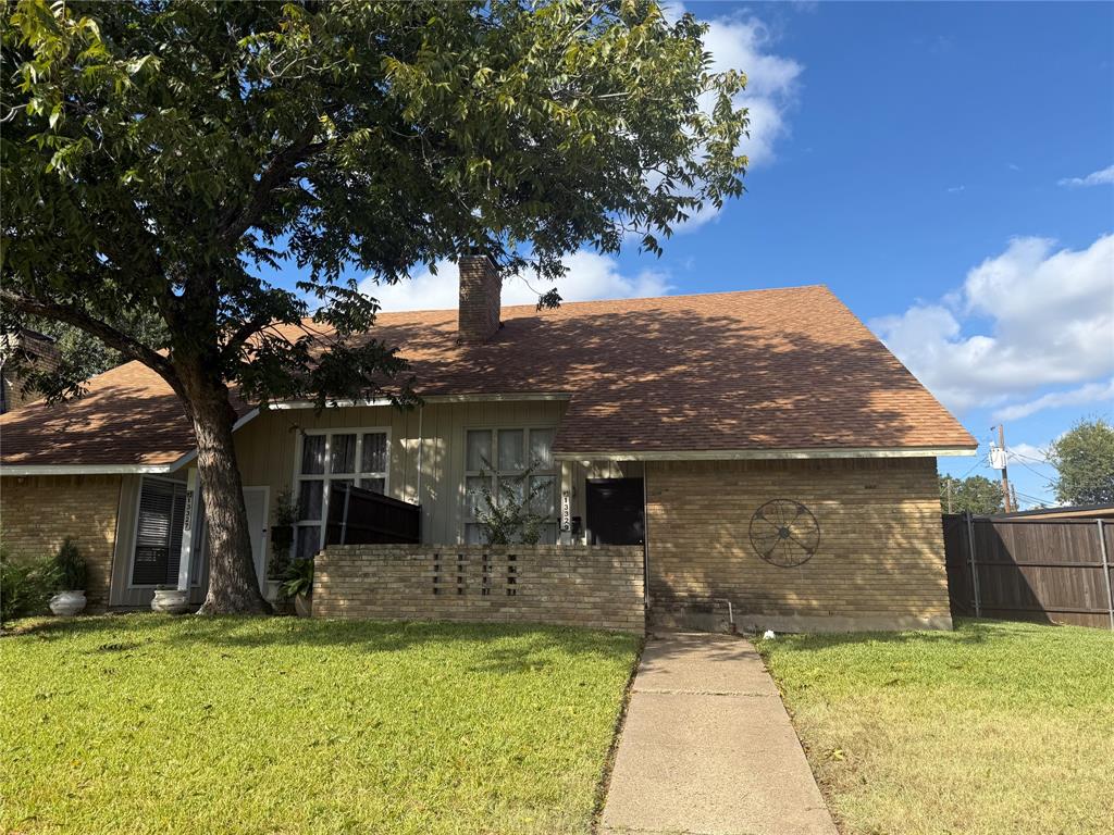 a view of a house with swimming pool