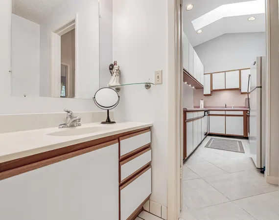 $196,000 | 815 Andrew Redding Road, Unit 202, Lantana, FL 33462