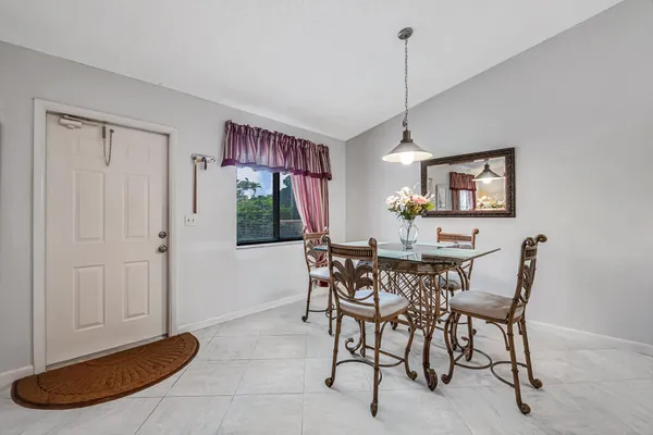 $196,000 | 815 Andrew Redding Road, Unit 202, Lantana, FL 33462