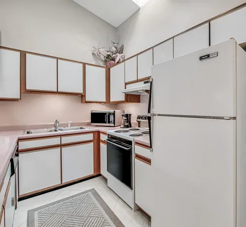 $196,000 | 815 Andrew Redding Road, Unit 202, Lantana, FL 33462