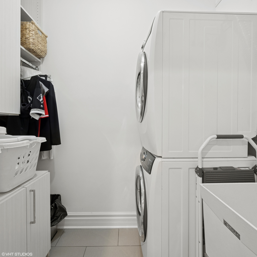 1851 North Halsted Street, Unit 2 Chicago, IL 60614 - Photo 27 of 31 a utility room with dryer and washer