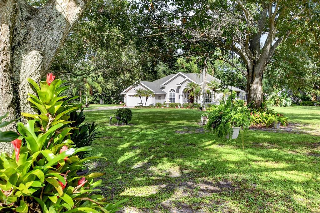 4401 Chambliss Road Winter Haven, FL 33884 - Photo 3 of 32 Gallery Image 3